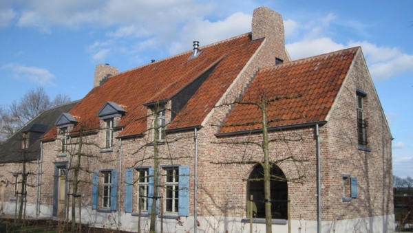 Knipoog Gevaar criticus Kempische Bouwmaterialen - Oude Boomse dakpannen